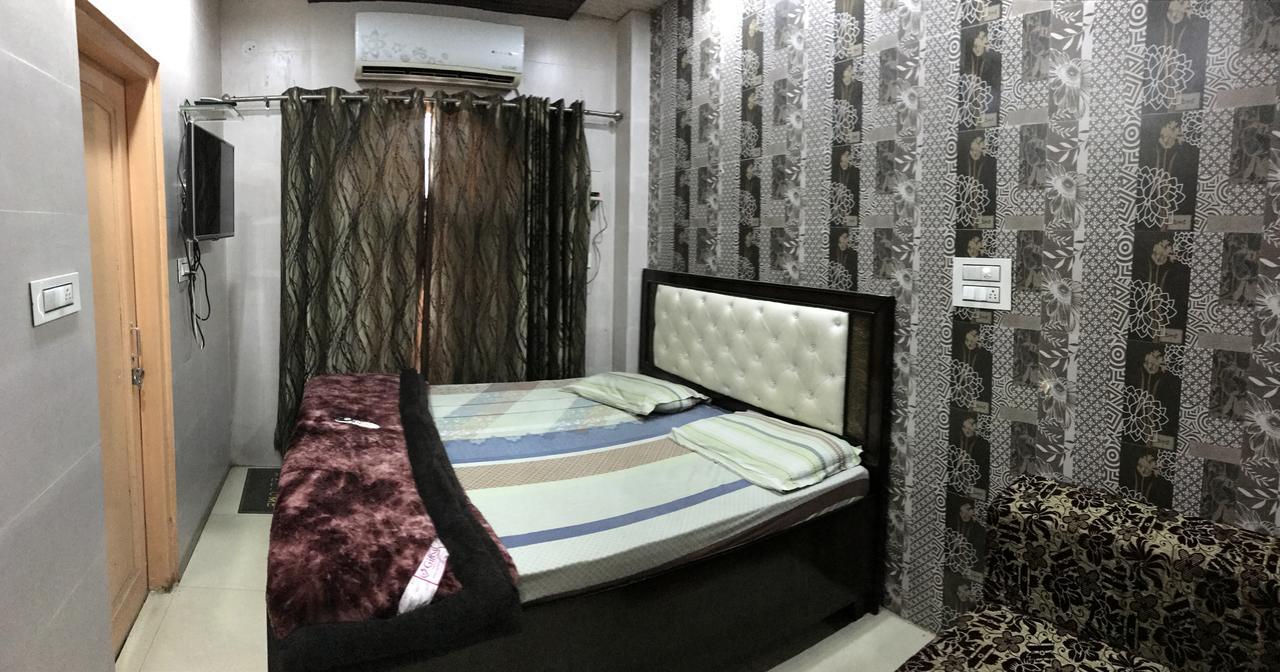 Hotel Prince Palace Patiāla Екстериор снимка